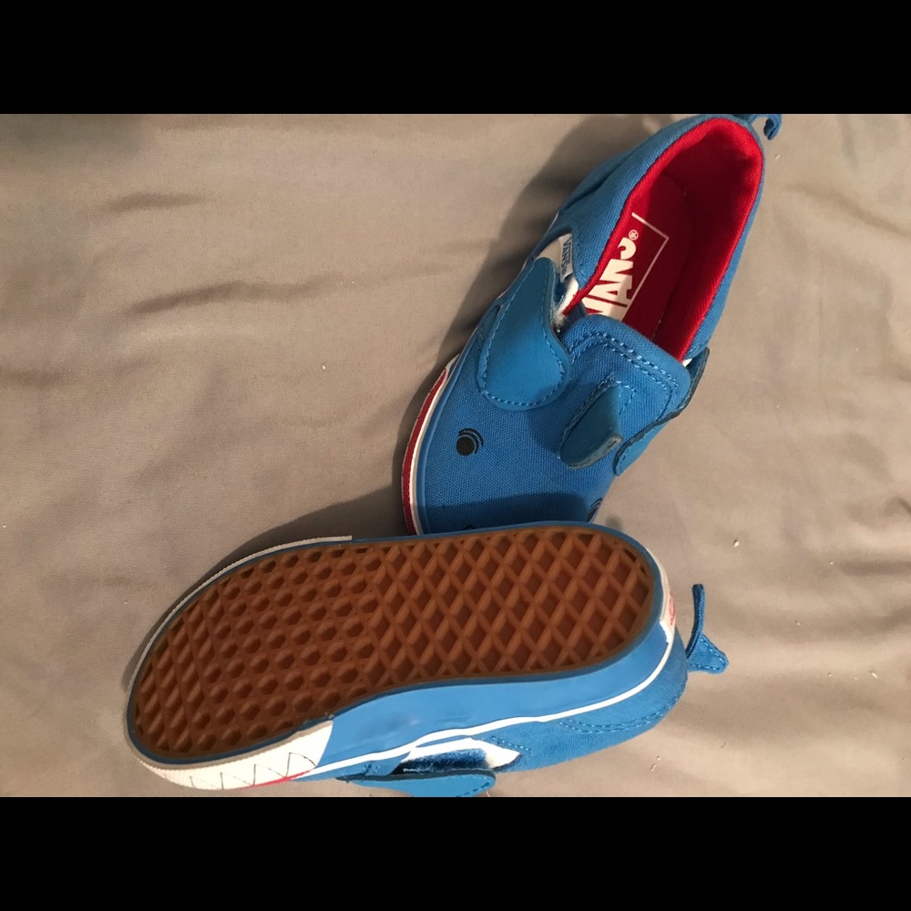 Kids shark vans